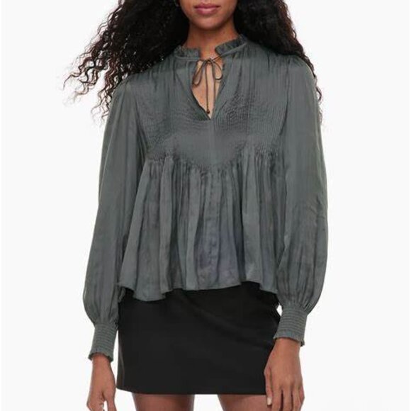 Aritzia Wilfred Milou Plisse Satin crewneck pin-tuck blouse - Picture 1 of 11